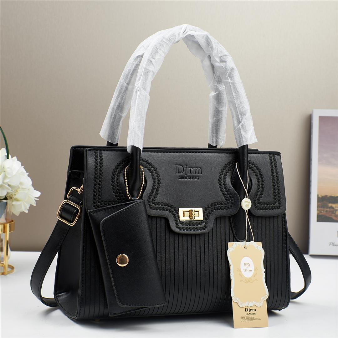 Latest 3 in One,Fashionablea and Classic High quality  women  tote handbags🔥🔥🔥
Very unique 💥