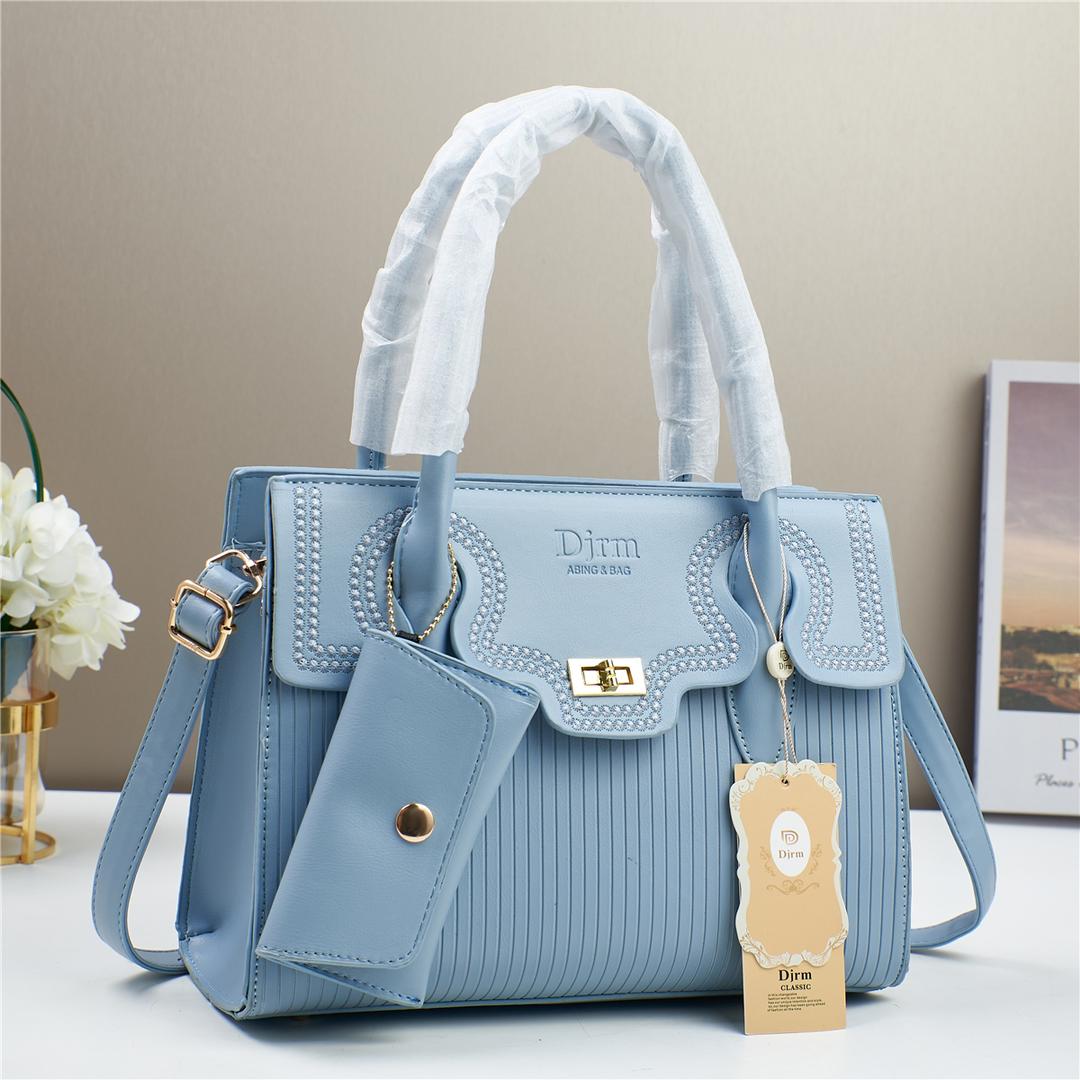 Latest 3 in One,Fashionablea and Classic High quality  women  tote handbags🔥🔥🔥
Very unique 💥