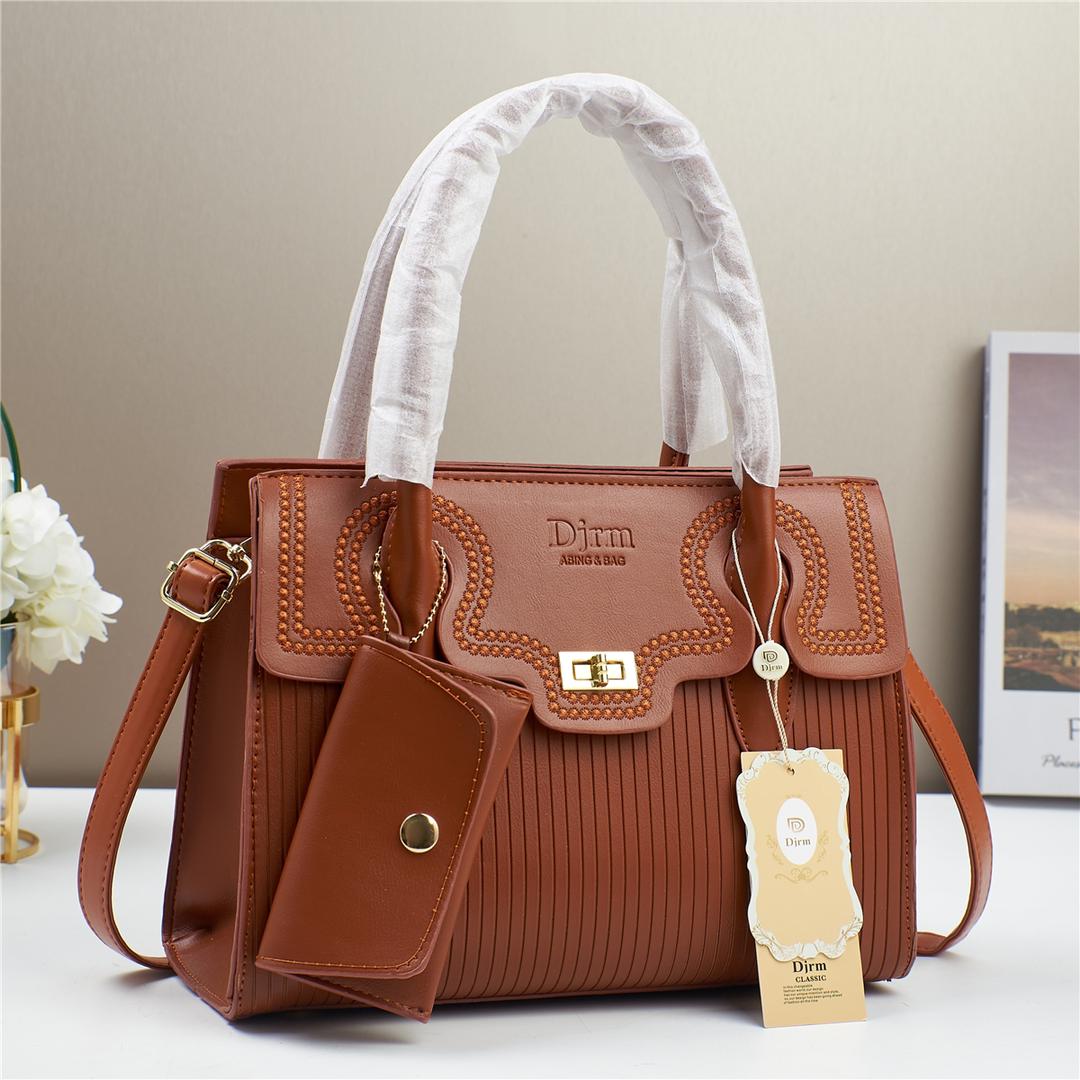Latest 3 in One,Fashionablea and Classic High quality  women  tote handbags🔥🔥🔥
Very unique 💥