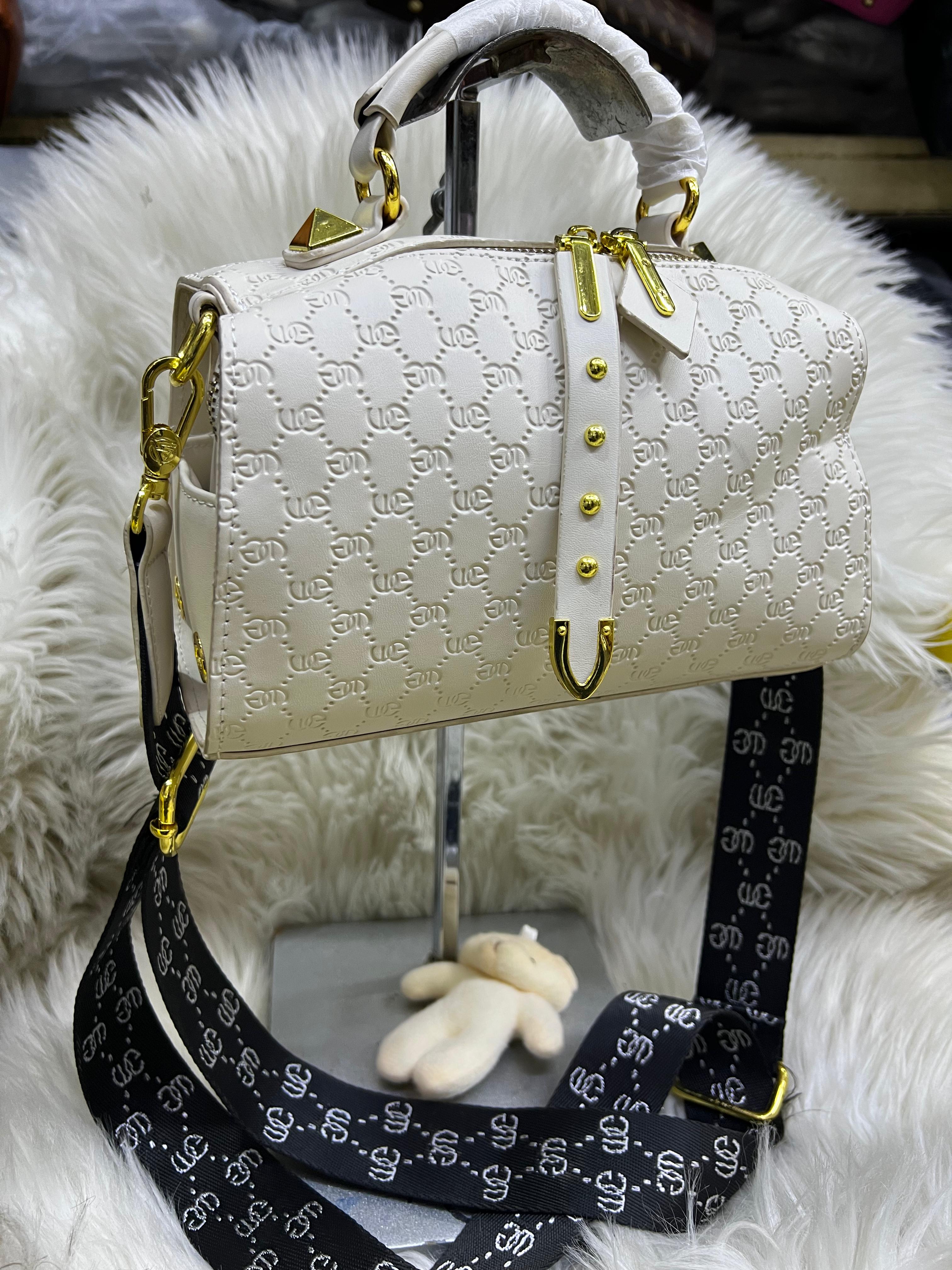 Latest 3 in One,Fashionablea and Classic High quality  women  tote handbags🔥🔥🔥
Very unique 💥