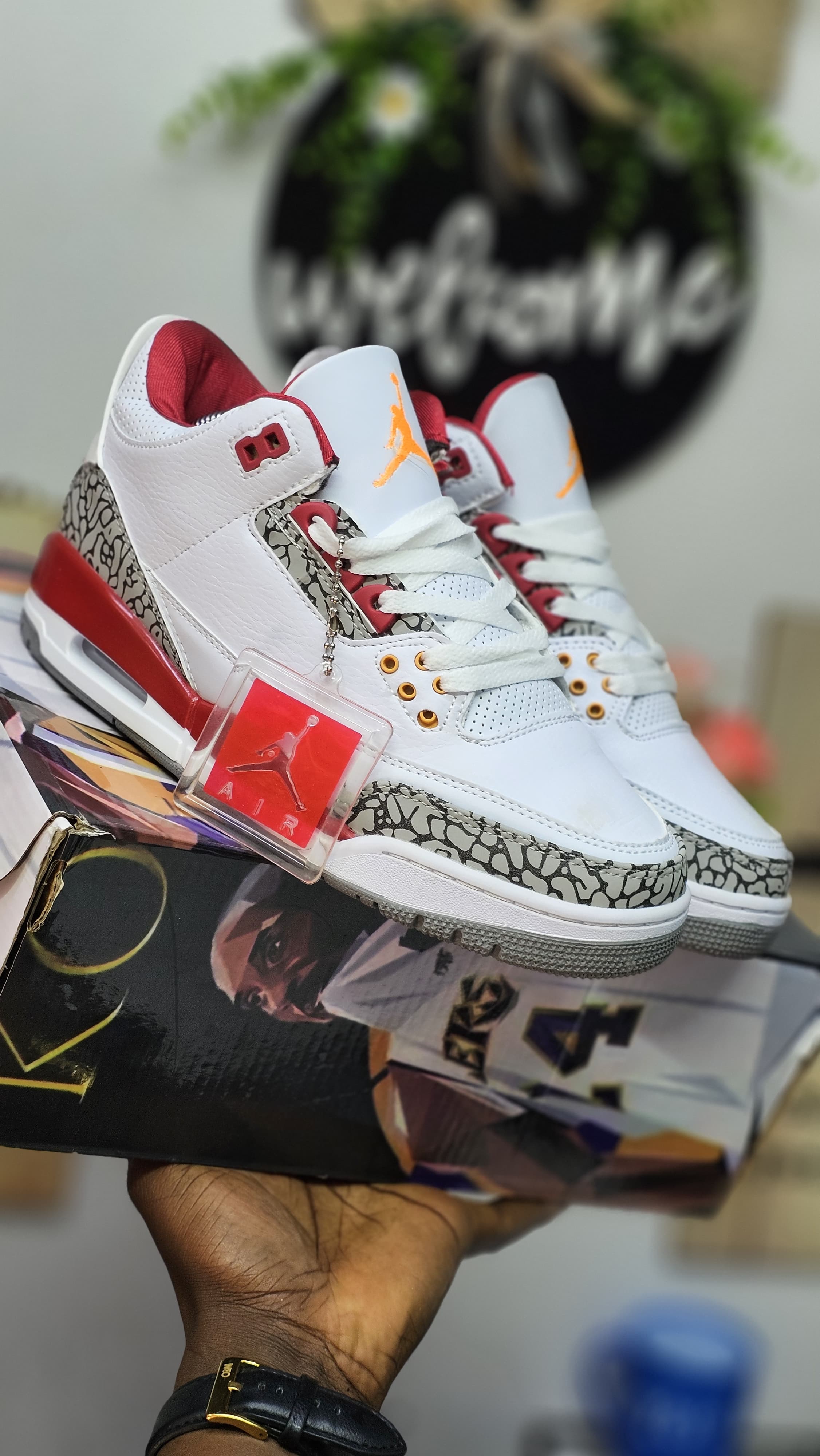 HIGH QUALITY ⚡JORDAN 4 high quality j4 thunder red sneakers original fashion leather men shoes ❤️‍🔥🔥 new arrival colours available in black, white,blue, green, yellow ,red and as pictures ❤️‍🔥