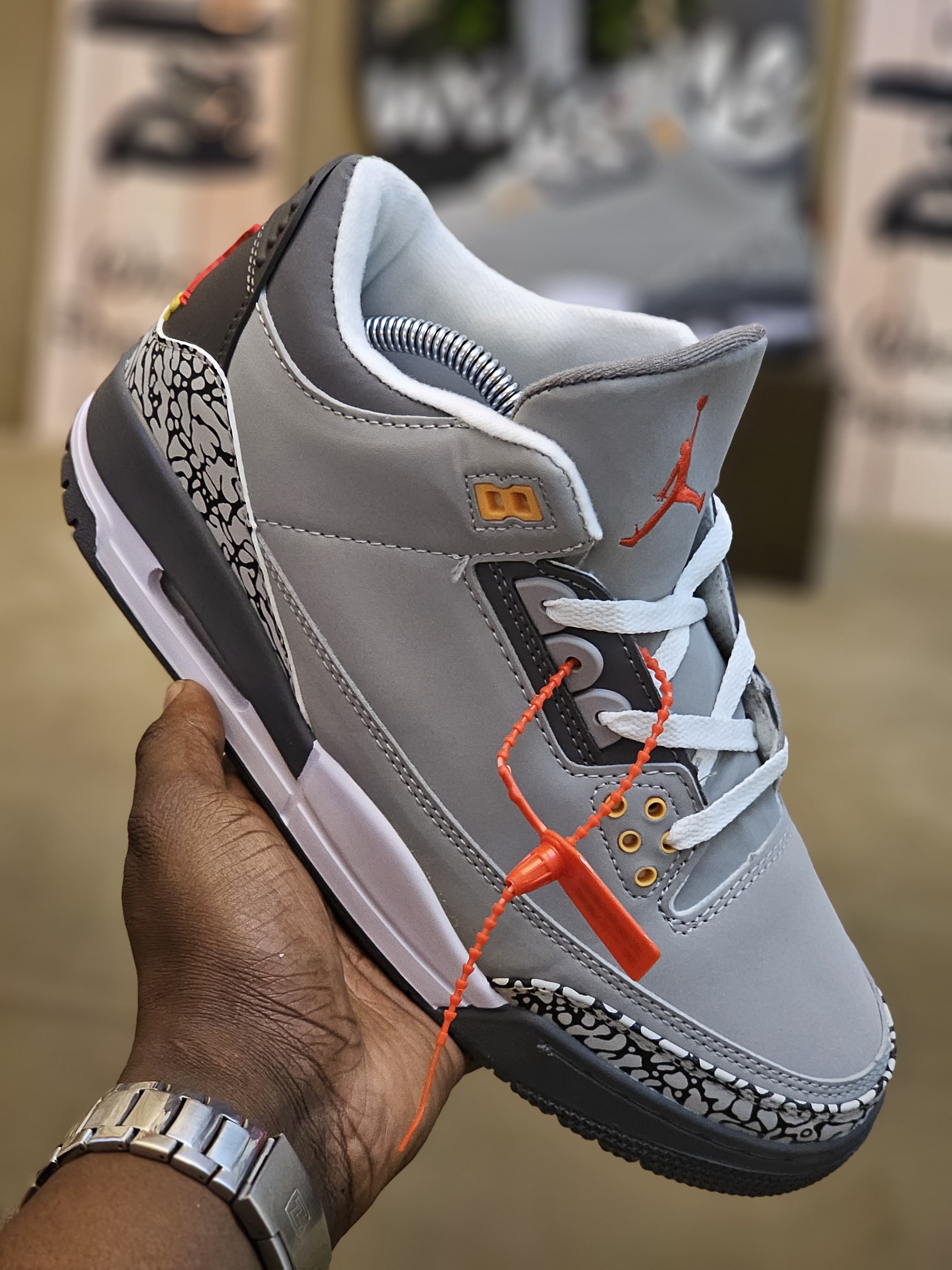 HIGH QUALITY ⚡JORDAN 4 high quality j4 thunder red sneakers original fashion leather men shoes ❤️‍🔥🔥 new arrival colours available in black, white,blue, green, yellow ,red and as pictures ❤️‍🔥