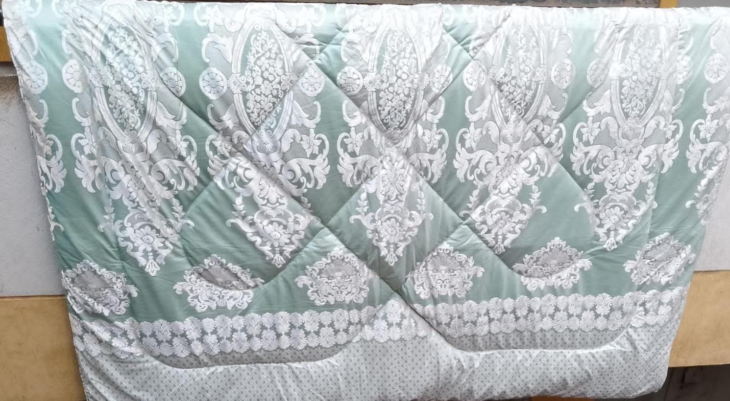 Silk Duvet cover 1  Bedsheets 2 Pillows , 2 Throw Pillow Cases size 6*7