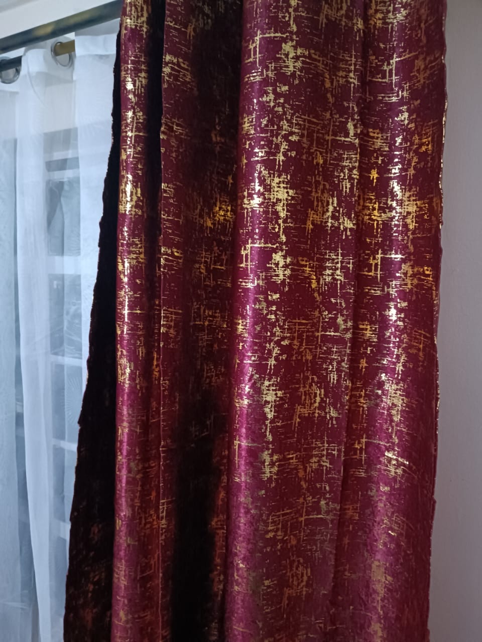 3pc Marble velvet Curtains 1.5m Each Sheer 3m Heights 2.5cm; The curtain's super heavy and soft Blackout Curtain Panels are very upmarket. Besides, 85%-99% light blocking, thermal insulated, soundproo