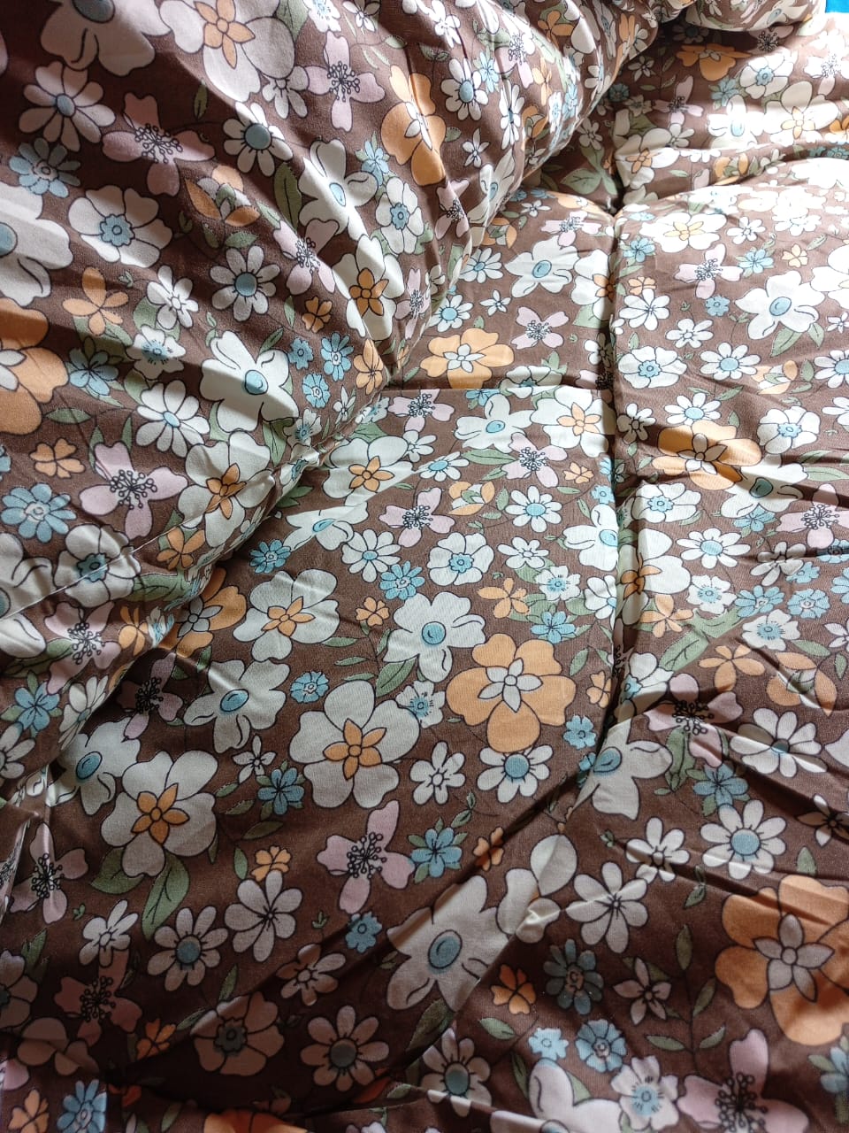4*6 Unbinded duvets ;1 pc duvet , 1 pc bedsheet  and 2 pcs pillow cases