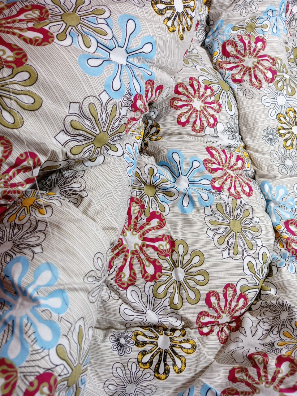 4*6 Unbinded duvets ;1 pc duvet , 1 pc bedsheet  and 2 pcs pillow cases