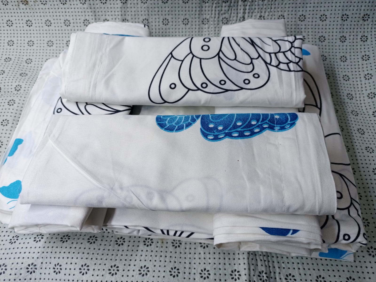 Elegant Comfort Luxury Soft Bedsheets 6Pcs (2 Bed sheets, 4 pillow cases)