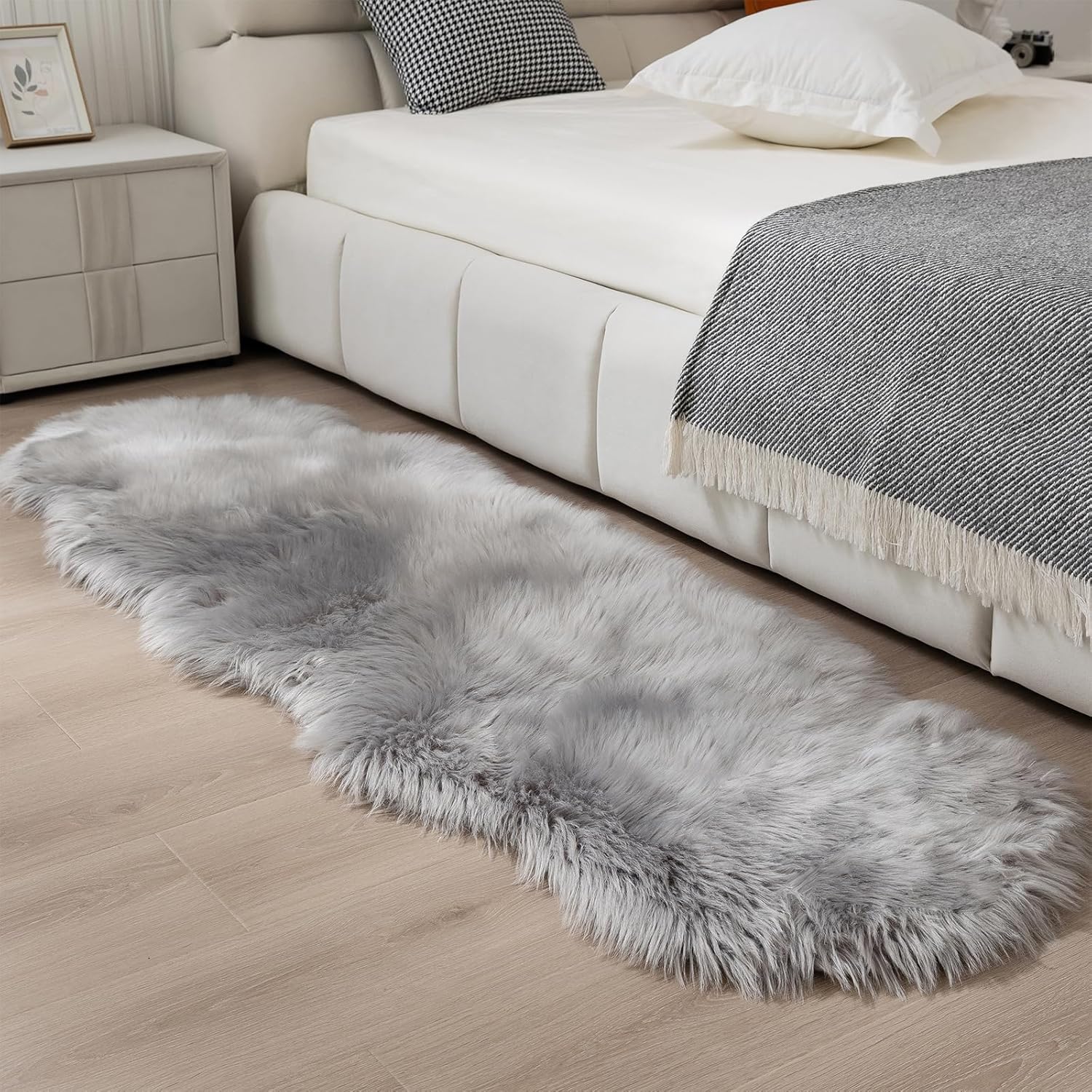 Fluffy faux fur dashboard/bedside Chiwawa Mat Fish design-Fluffy Coarse Wool Carpet, Suitable for Bedroom Floor, Sofa Cushion, Living Room  Bedside Carpet