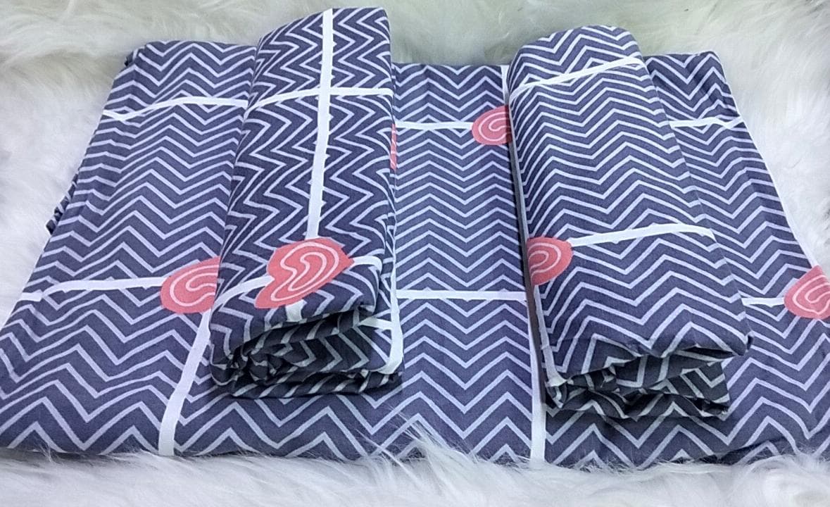 4pc set Cotton  bedsheets 7*8 (2 Bed sheets, 2 pillow cases)