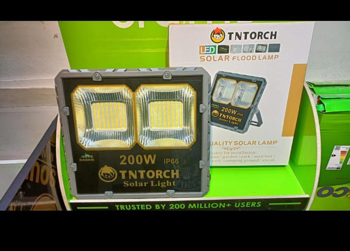 Outdoor Solar Flood Light Street Security Wall Floodlight Dusk to Dawn With Remote