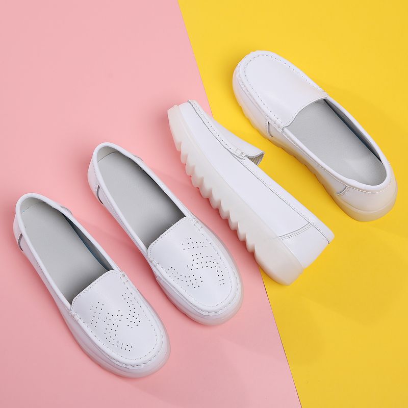 Women's Casual Loafers Flats Slip On Leather Shoes Lightweight Walking Shoes Ladies Classic Boat Shoes White Shoes Comfortable Work Shoes