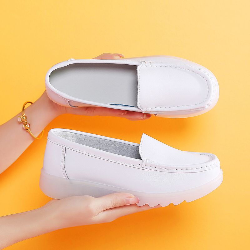 Women's Casual Loafers Flats Slip On Leather Shoes Lightweight Walking Shoes Ladies Classic Boat Shoes White Shoes Comfortable Work Shoes