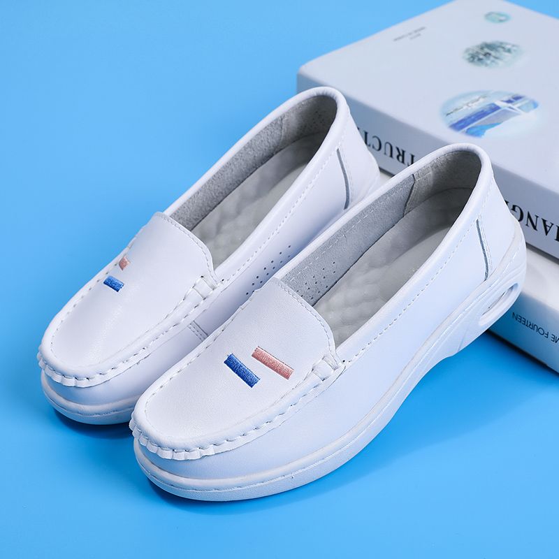 Women's Casual Loafers Flats Slip On Leather Shoes Lightweight Walking Shoes Ladies Classic Boat Shoes White Shoes Comfortable Work Shoes