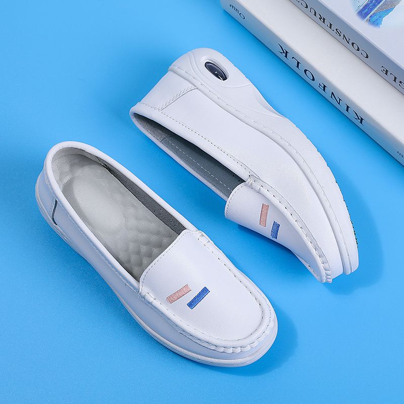 Women's Casual Loafers Flats Slip On Leather Shoes Lightweight Walking Shoes Ladies Classic Boat Shoes White Shoes Comfortable Work Shoes