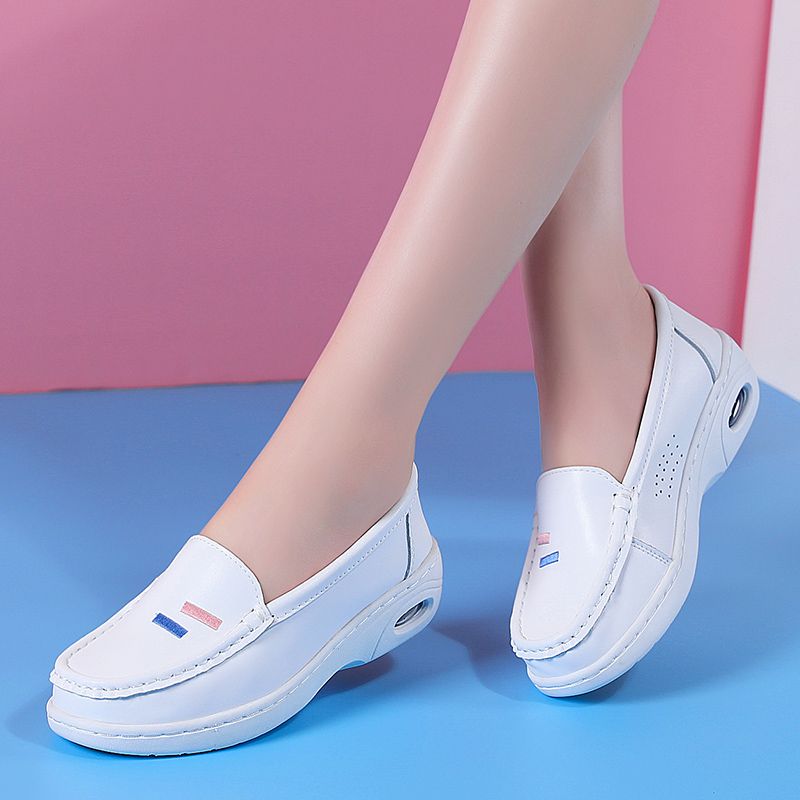 Women's Casual Loafers Flats Slip On Leather Shoes Lightweight Walking Shoes Ladies Classic Boat Shoes White Shoes Comfortable Work Shoes