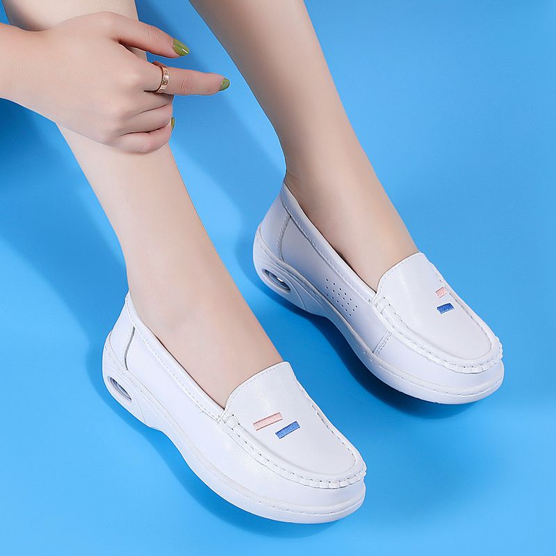 Women's Casual Loafers Flats Slip On Leather Shoes Lightweight Walking Shoes Ladies Classic Boat Shoes White Shoes Comfortable Work Shoes