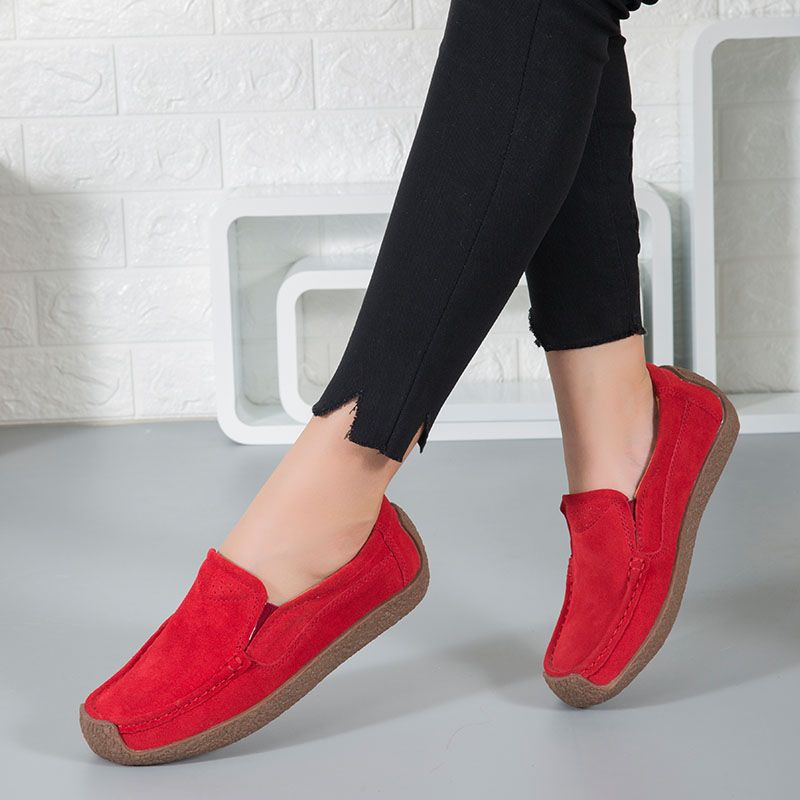 Women's Casual Loafers Flats Slip On Leather Shoes Lightweight Walking Shoes Ladies Classic Boat Shoes Comfortable Work Shoes