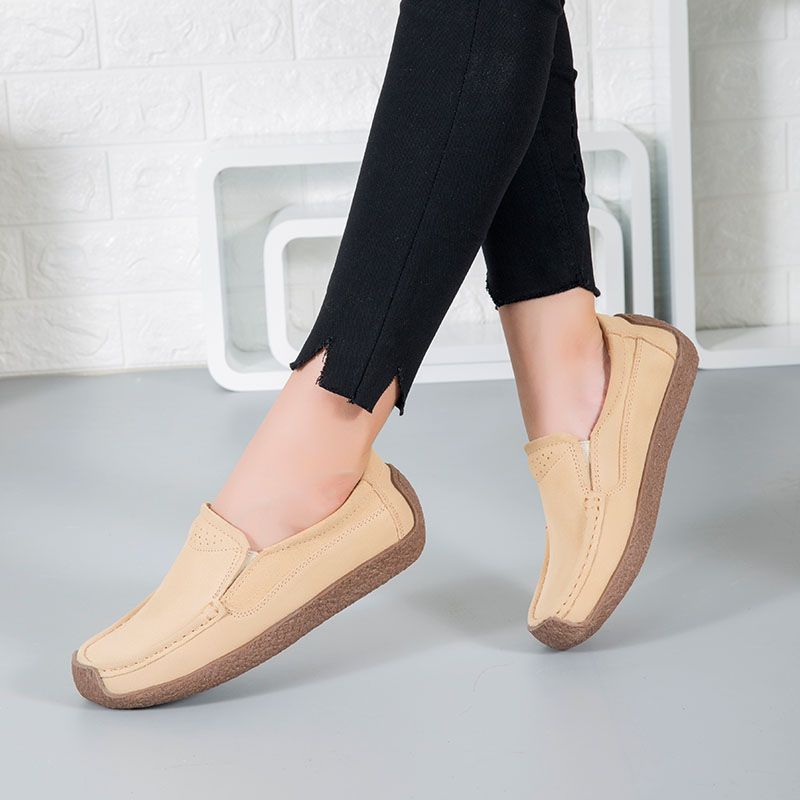 Women's Casual Loafers Flats Slip On Leather Shoes Lightweight Walking Shoes Ladies Classic Boat Shoes Comfortable Work Shoes