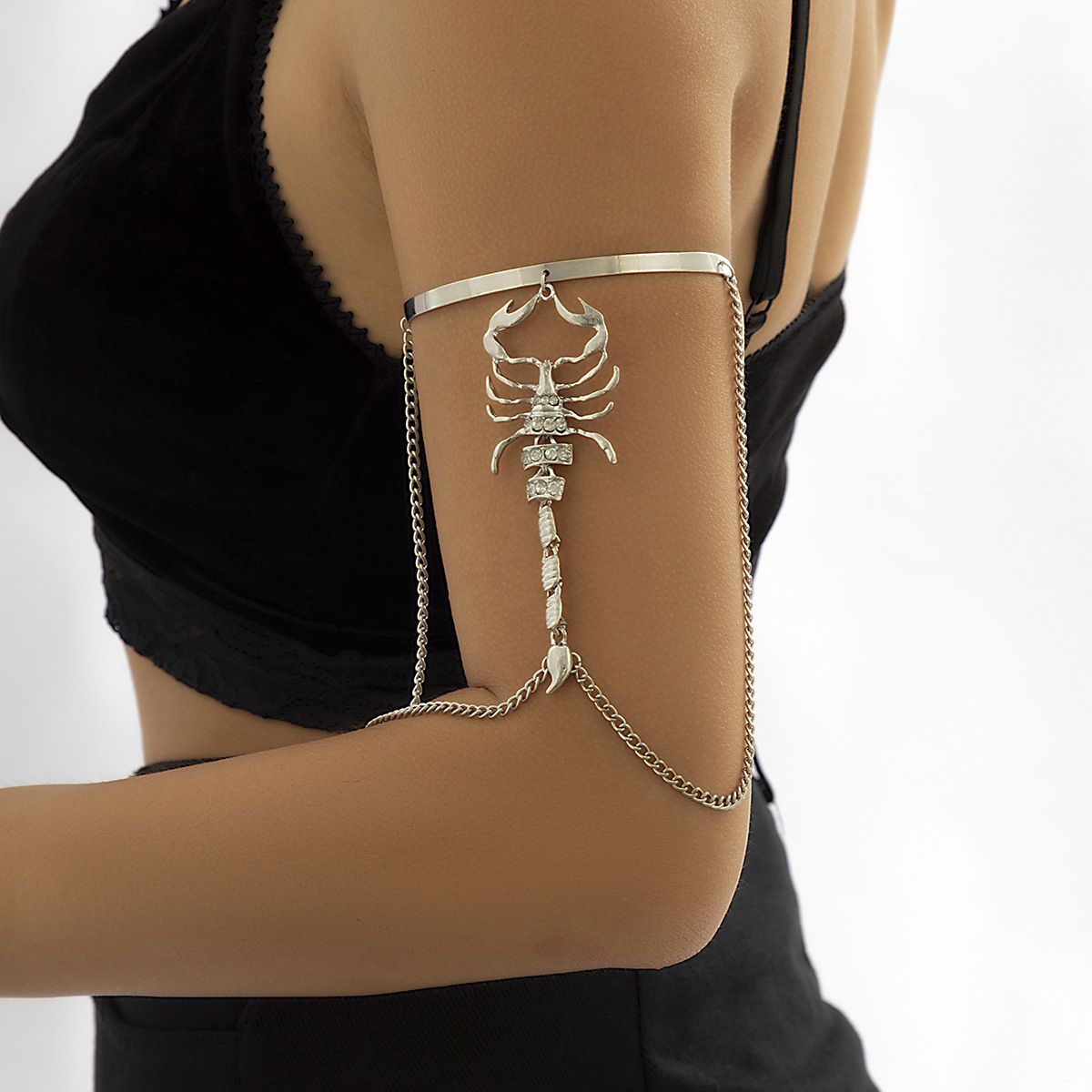 Exaggerated Scorpion Bracelet Jewelry Vintage Punk Fashion Gold Color Rhinestones Bangles for Women Nightclub Accessories Gift
