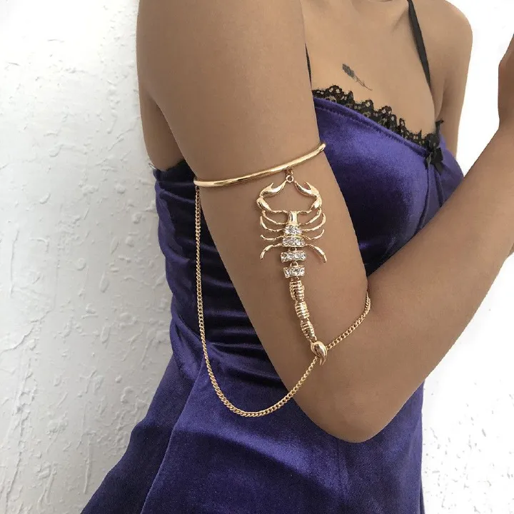 Exaggerated Scorpion Bracelet Jewelry Vintage Punk Fashion Gold Color Rhinestones Bangles for Women Nightclub Accessories Gift