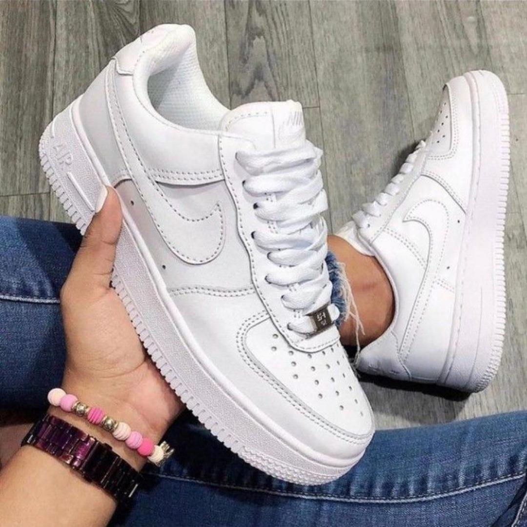 Air Force 1 sneakers