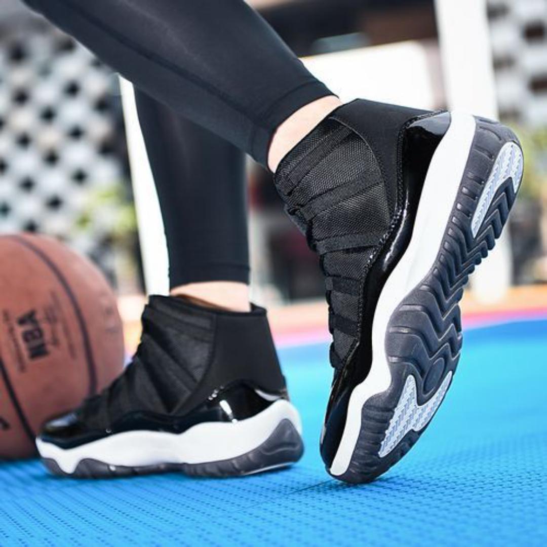 High-top Sneakers Men Basketball Shoes  High Quality Outdoor Sports Shoes Students Competition Professional Athletic Basketball Sneakers Training Shoes Non-slip Male Footwear Black