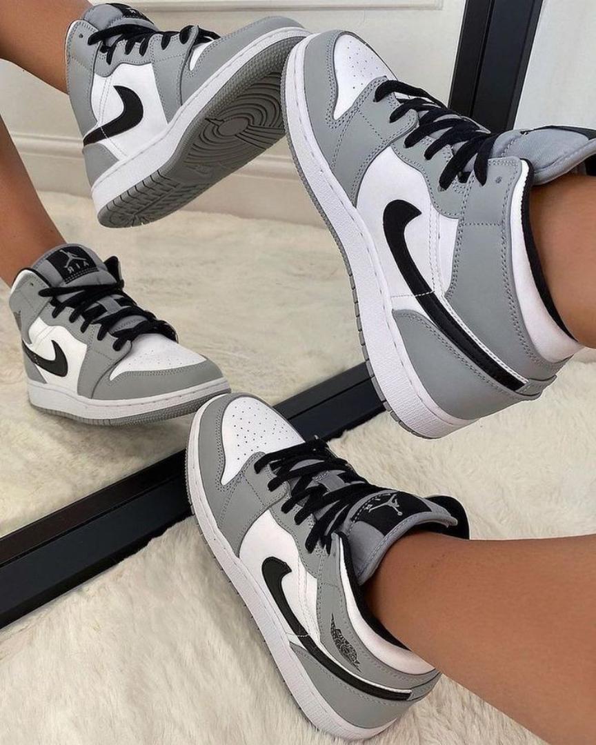 New arrivals Air J1 High top Unisex Fashion Sneakers Airforce Unisex Men and Women Classic Fashionable High-quality Airforce Shoes Generic Sneakers Sizes 40-45