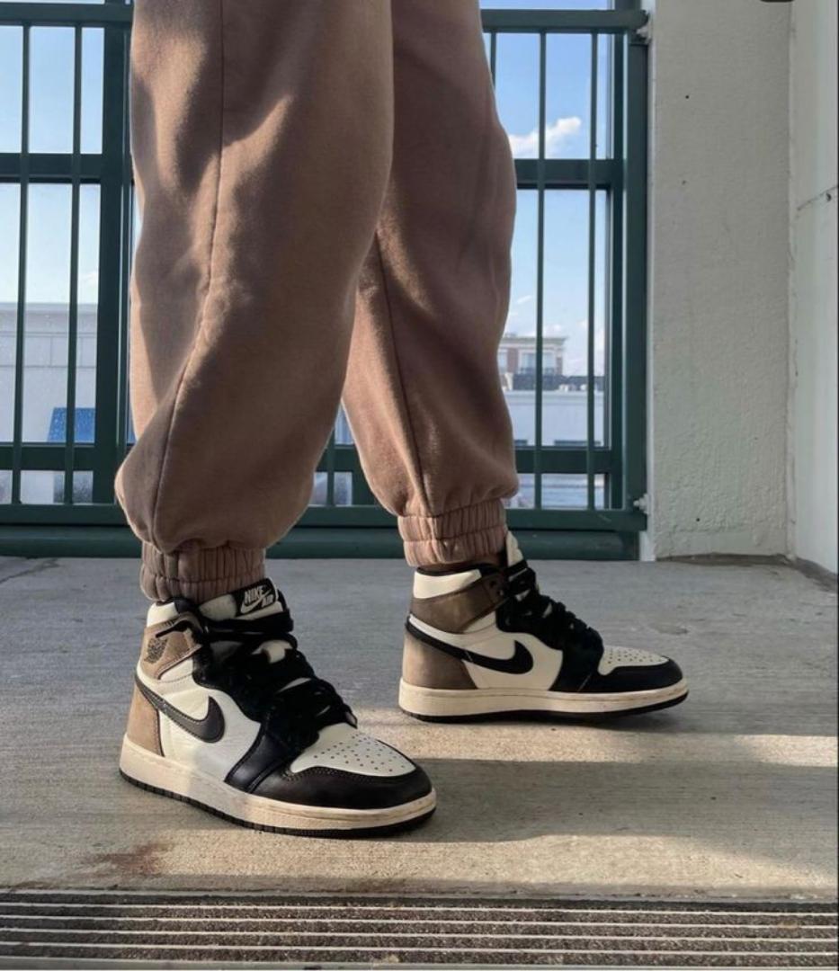 New arrivals Air J1 High top Unisex Fashion Sneakers Airforce Unisex Men and Women Classic Fashionable High-quality Airforce Shoes Generic Sneakers Sizes 40-45