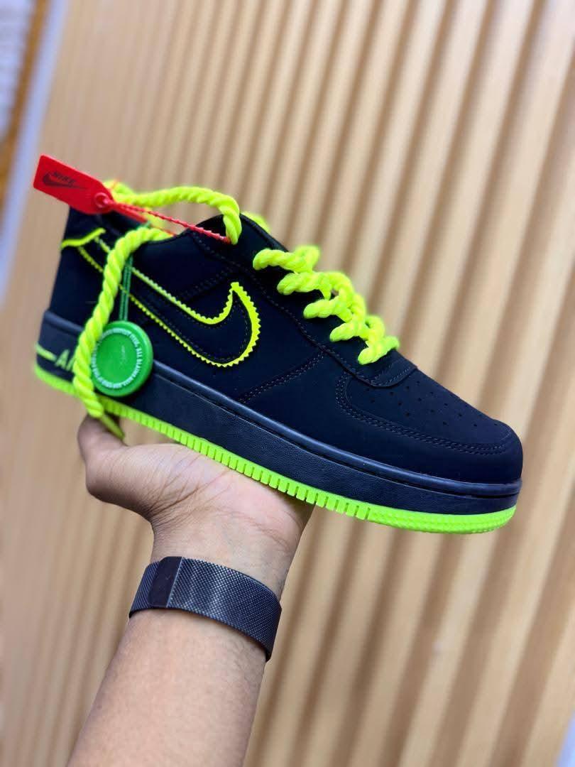 NEW ARRIVAL⚡latest AIRFORCE suend🥰high quality airforce one classic fasioned sneakers,UNISEX air force one suend shoes breatherble new arrival all season wearing airforce 1 ladies and men . very cute