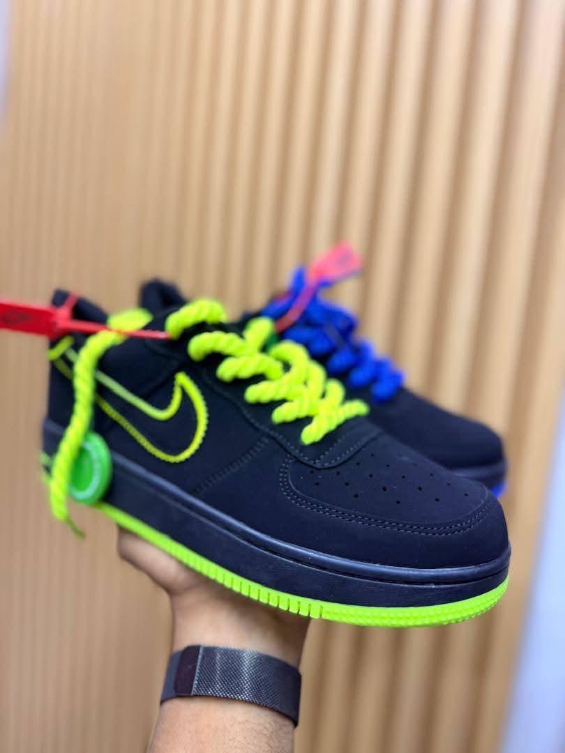 NEW ARRIVAL⚡latest AIRFORCE suend🥰high quality airforce one classic fasioned sneakers,UNISEX air force one suend shoes breatherble new arrival all season wearing airforce 1 ladies and men . very cute