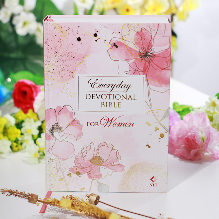 NLT Pink Floral Hardcover Everyday Devotional Bible for Women | Comfort Print | Christian Bible NLT | New Living Translation (NLT) | Floral Bible | Gift Idea | Pink Bible | Devotional Bible
