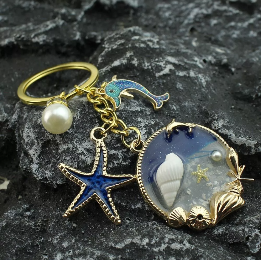 Fashion Starfish & Conch Keyring | A Touch of the Ocean | Key Chain for Keys | Key Holder | Plant Lover Key Chain | Cute Gift | Male Female Gift | Backpack Pendant | Car Key Holder | Bag Acessories