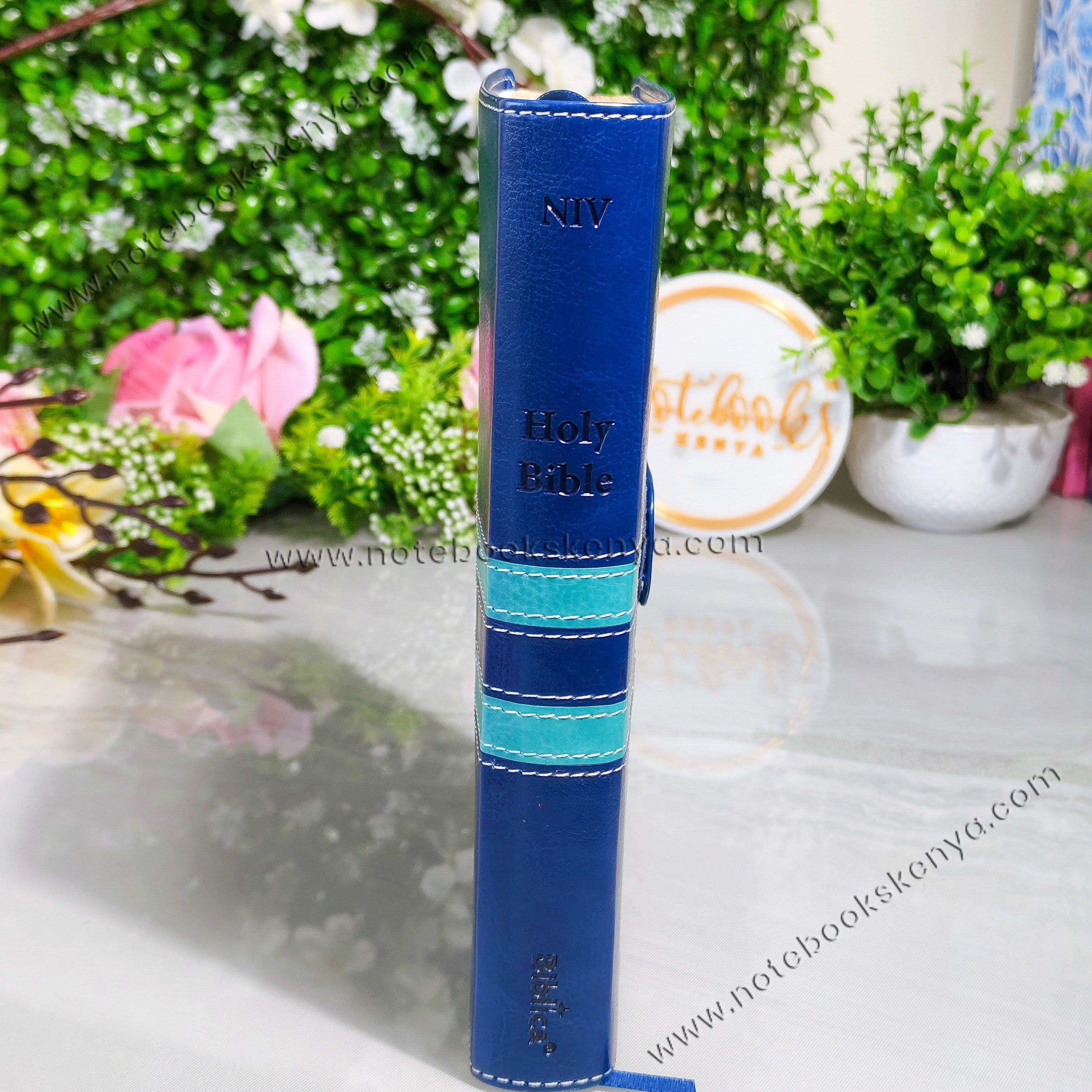 NIV Bible |  Blue Press Button | Duotone – Blue | Christian Bible NIV | The New International Version (NIV) | Gift Idea | Blue Bible | Bible with Button