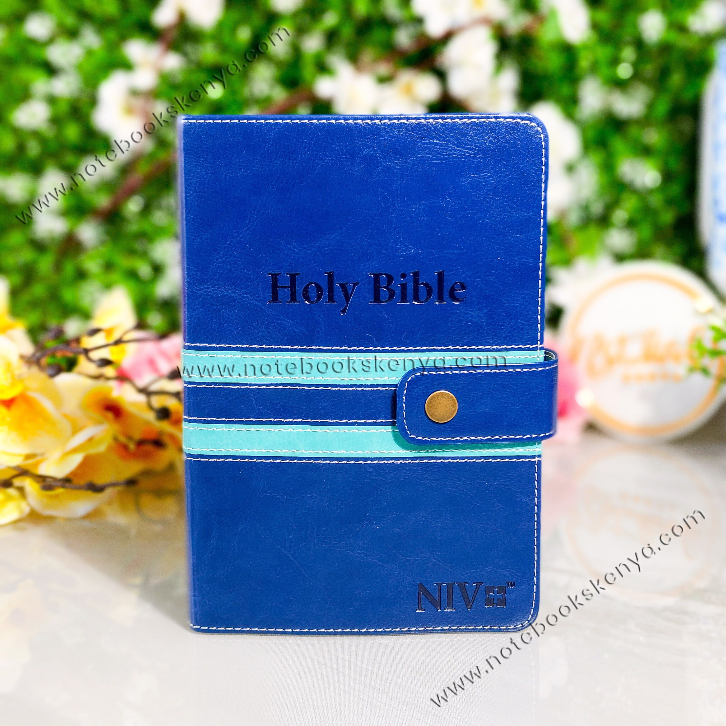 NIV Bible |  Blue Press Button | Duotone – Blue | Christian Bible NIV | The New International Version (NIV) | Gift Idea | Blue Bible | Bible with Button