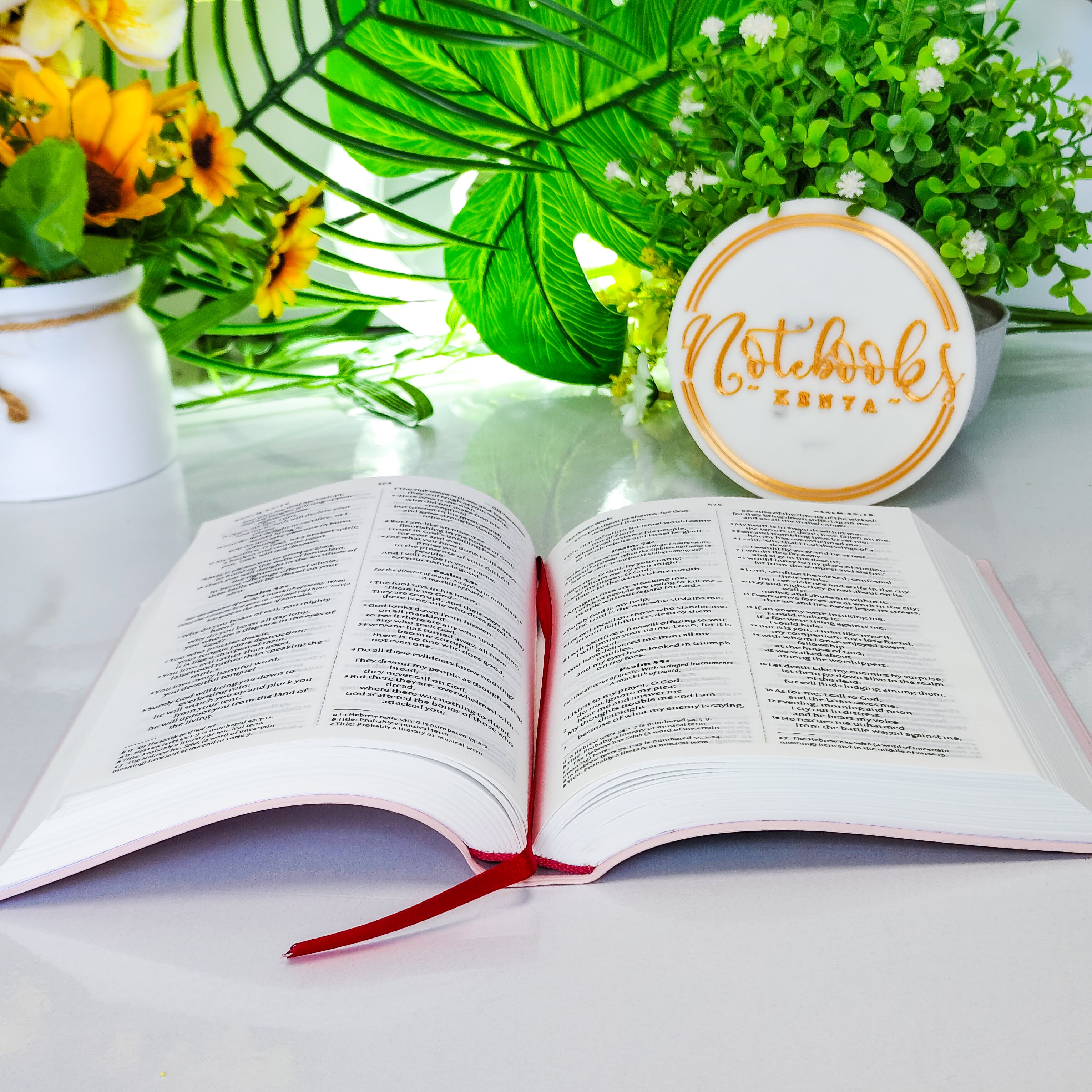 NIV Standard Bible | Purple Vinyl Leather (Gold Lettering) | Christian Bible NIV | The New International Version (NIV) | Gift Idea | Pink Bible | Blue Bible | Bible with Button