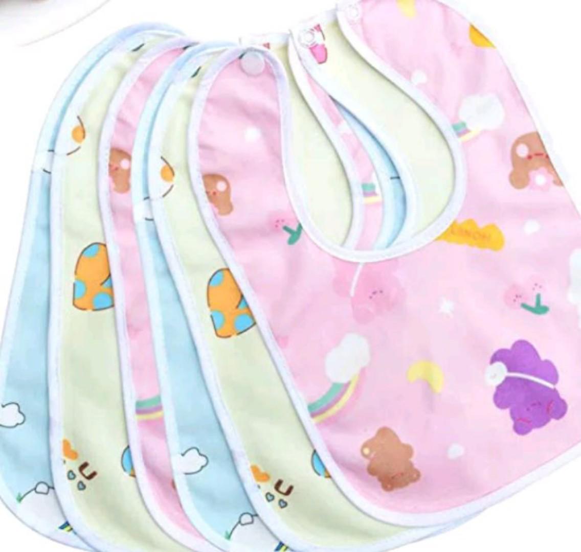 2 baby blanket ( dotted + star fashion),Baby receiving set(8 pieces)+2 baby receiving set ( 5 pieces+ 2 big baby wrappers + 3 baby feeders +1 baby basin +2 bucket+2 printed lessos+ 6 pairs of socks)