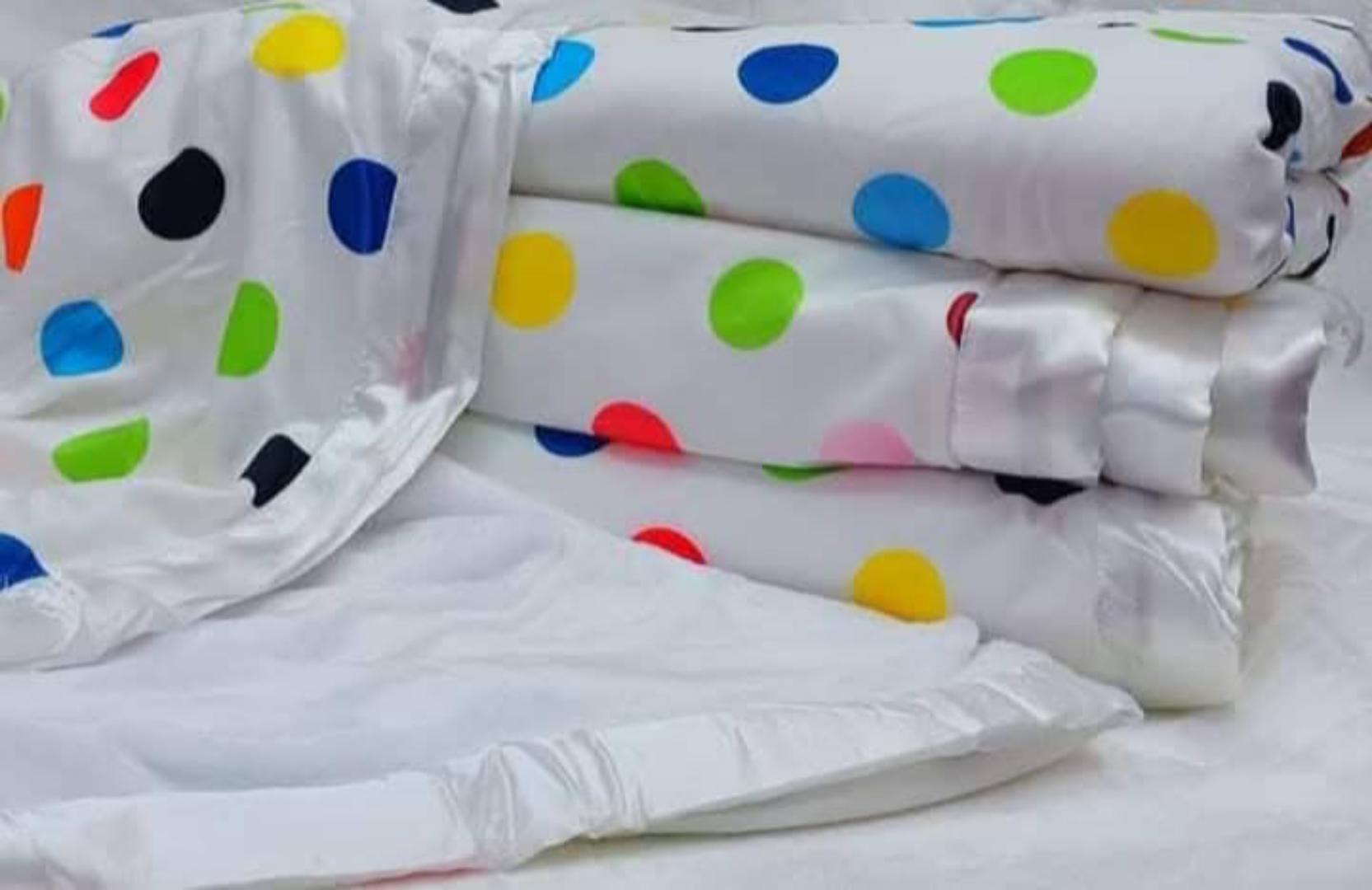 2 baby blanket ( dotted + star fashion),Baby receiving set(8 pieces)+2 baby receiving set ( 5 pieces+ 2 big baby wrappers + 3 baby feeders +1 baby basin +2 bucket+2 printed lessos+ 6 pairs of socks)