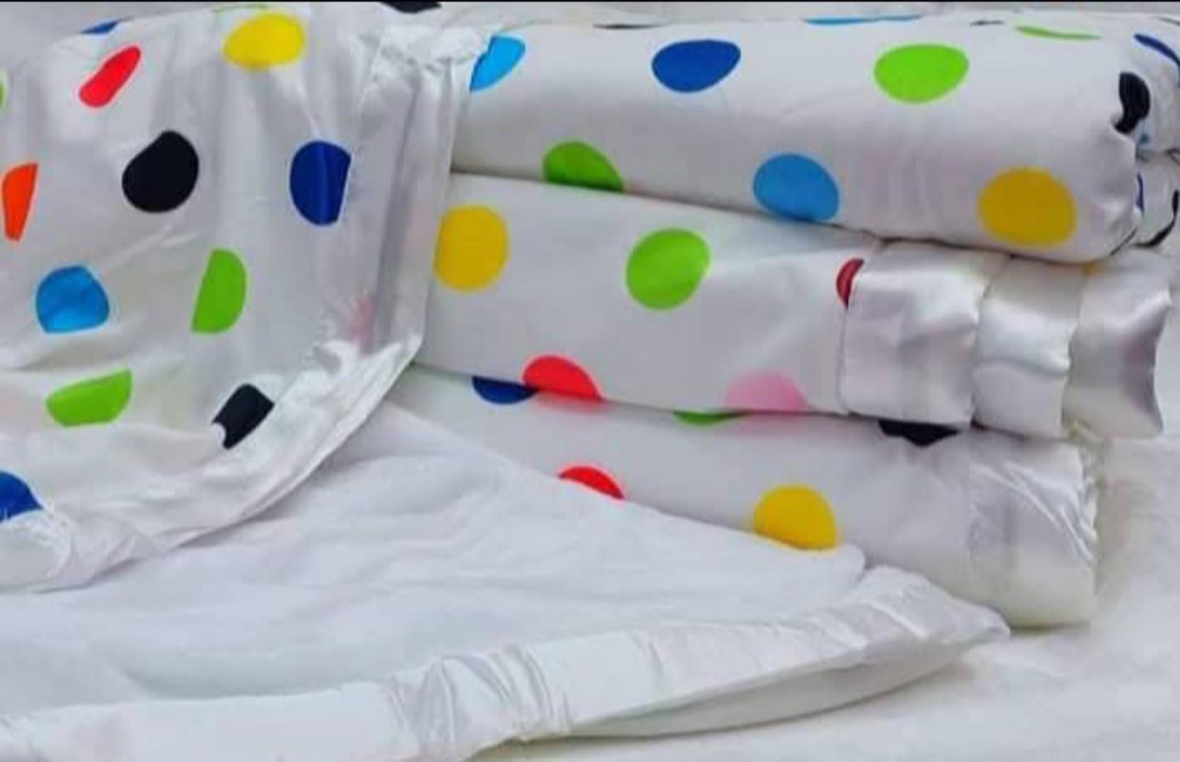 23 pieces Baby receiving Gift set(Diaper bag 5 in 1+ 6 newborn vests+ 2 muffins+1 baby wrapper+3 rompers+6 newborn socks + 1 baby suit 8 pieces +baby blanket dotted fashion +1 bucket+ 1 bathing basin