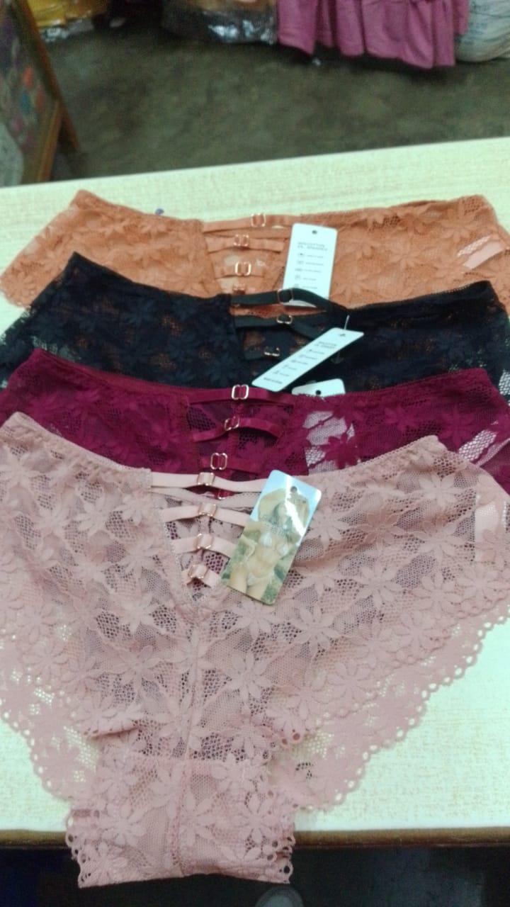 OFFER OFFER Medium sized laced seamless pant for ladies( free size for medium regular fitting