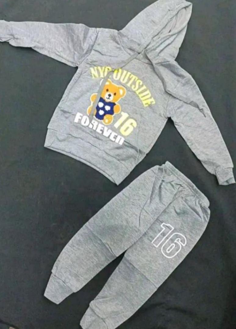 classic baby suit for boys and girls ,age 0-21/2 years)prints may differ from time to time