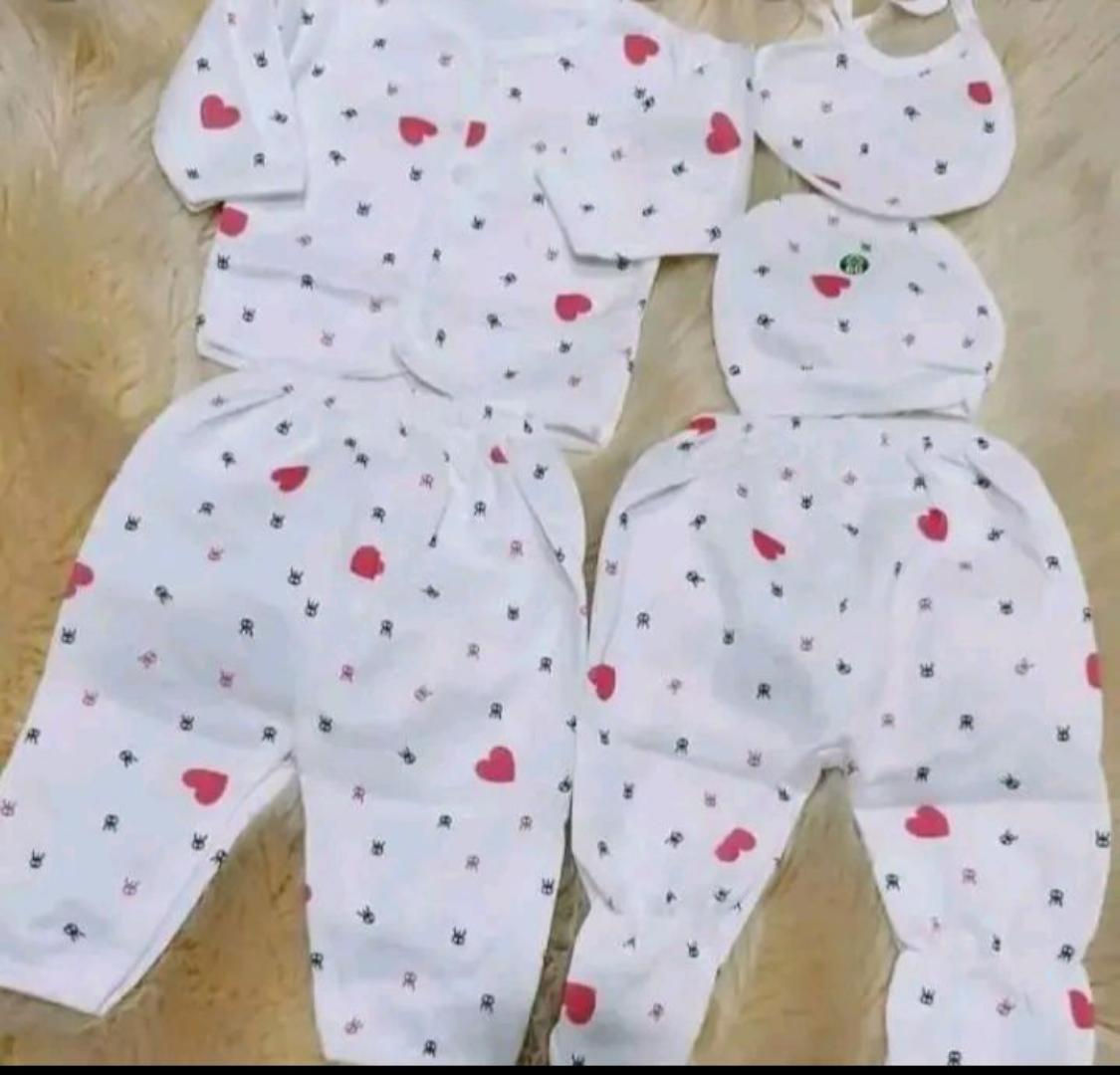 NEWBORN RECEIVING PACKAGE::: FREE GIFT COTTON FULLNECK+Star baby blanket+ warm dotted baby wrapper+5 pieces baby suit+3 newborn vests +knitted sweater+3 newborn socks+2 different colours baby muffins