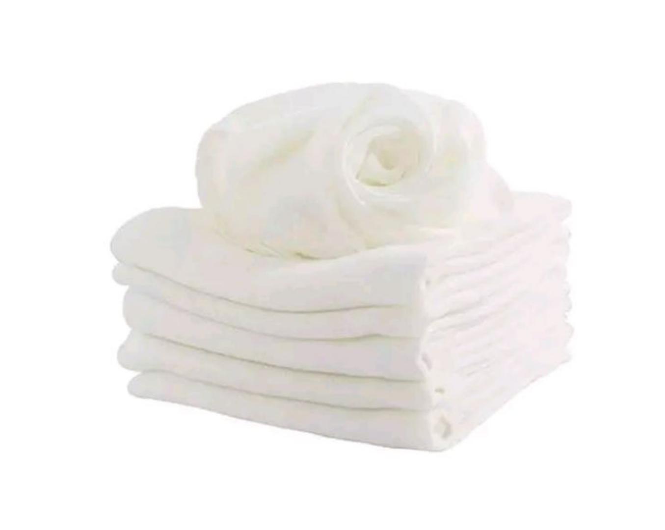 FREE GIFT COTTON FULLNECK+ latest fashion Dotted Warm baby blanket+ 6 heavy quality Nappies+6 nappy liners white big sizet