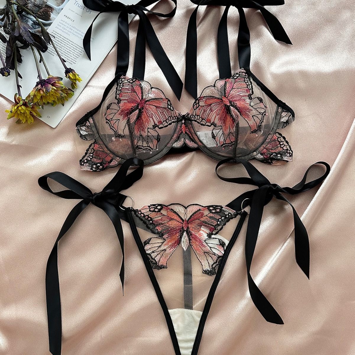 1 Set/pack Sexy hot models V pants lace erotic lingerie suit beautifully embroidered flowers, see-through mesh sexy and comfortable simple and generous