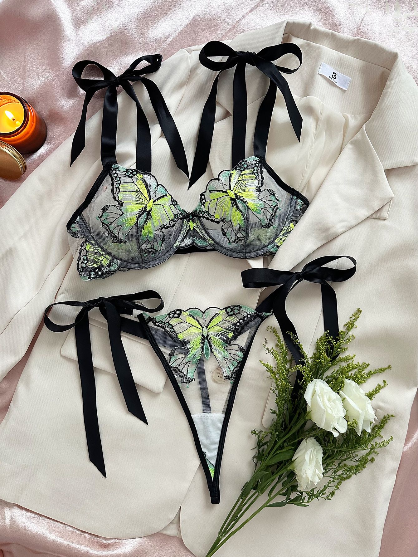 1 Set/pack Sexy hot models V pants lace erotic lingerie suit beautifully embroidered flowers, see-through mesh sexy and comfortable simple and generous