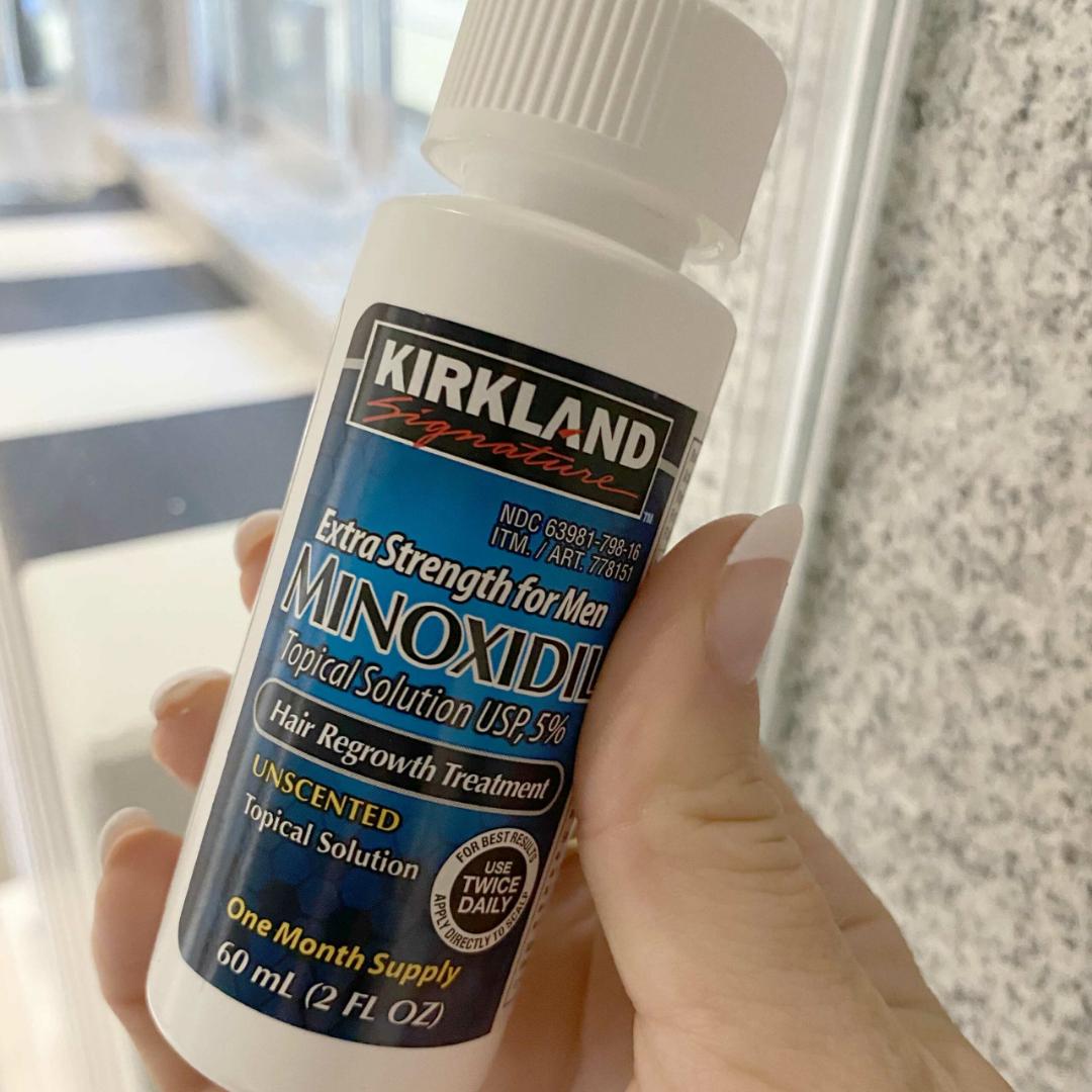 Kirkland Minoxidil 5% Extra Strength Hair Regrowth 1 MonthMinoxidil Topical Solution USP 5% for men, is a topical treatment used to help regrow hair on the top of the scalp.  This unscented product re