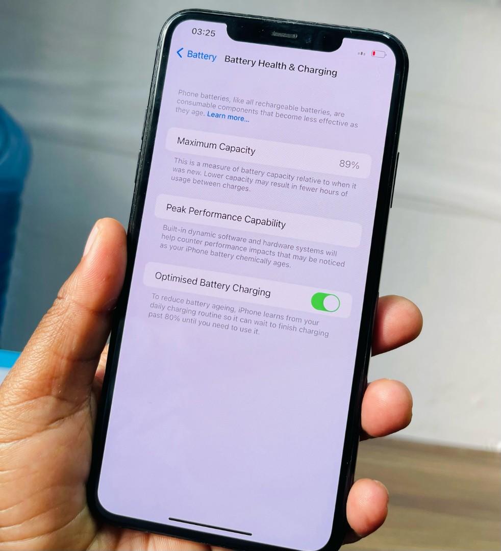 Apple iPhone 11 Pro Max, US Version, 512GB, Space Gray , Green - Unlocked (Renewed)LOOKS NEW all original.