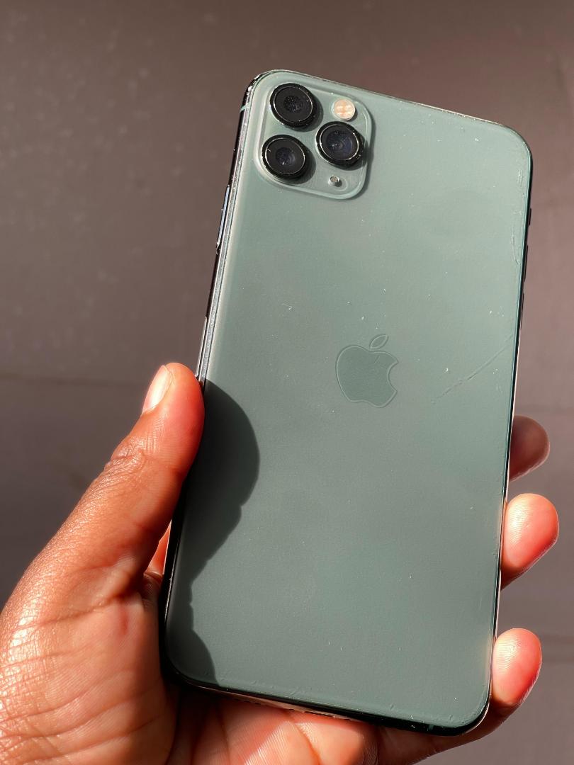 Apple iPhone 11 Pro Max, US Version, 512GB, Space Gray , Green - Unlocked (Renewed)LOOKS NEW all original.