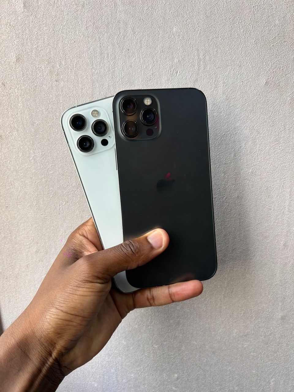 APPLE IPHONE 12 PRO MAX 6GB RAM 256GB ROM 12MP+12MP+12MP+AI QUAD CAMERA ( REFUBRISHED) FULLY TESTED  BAT 80% AND ABOVE