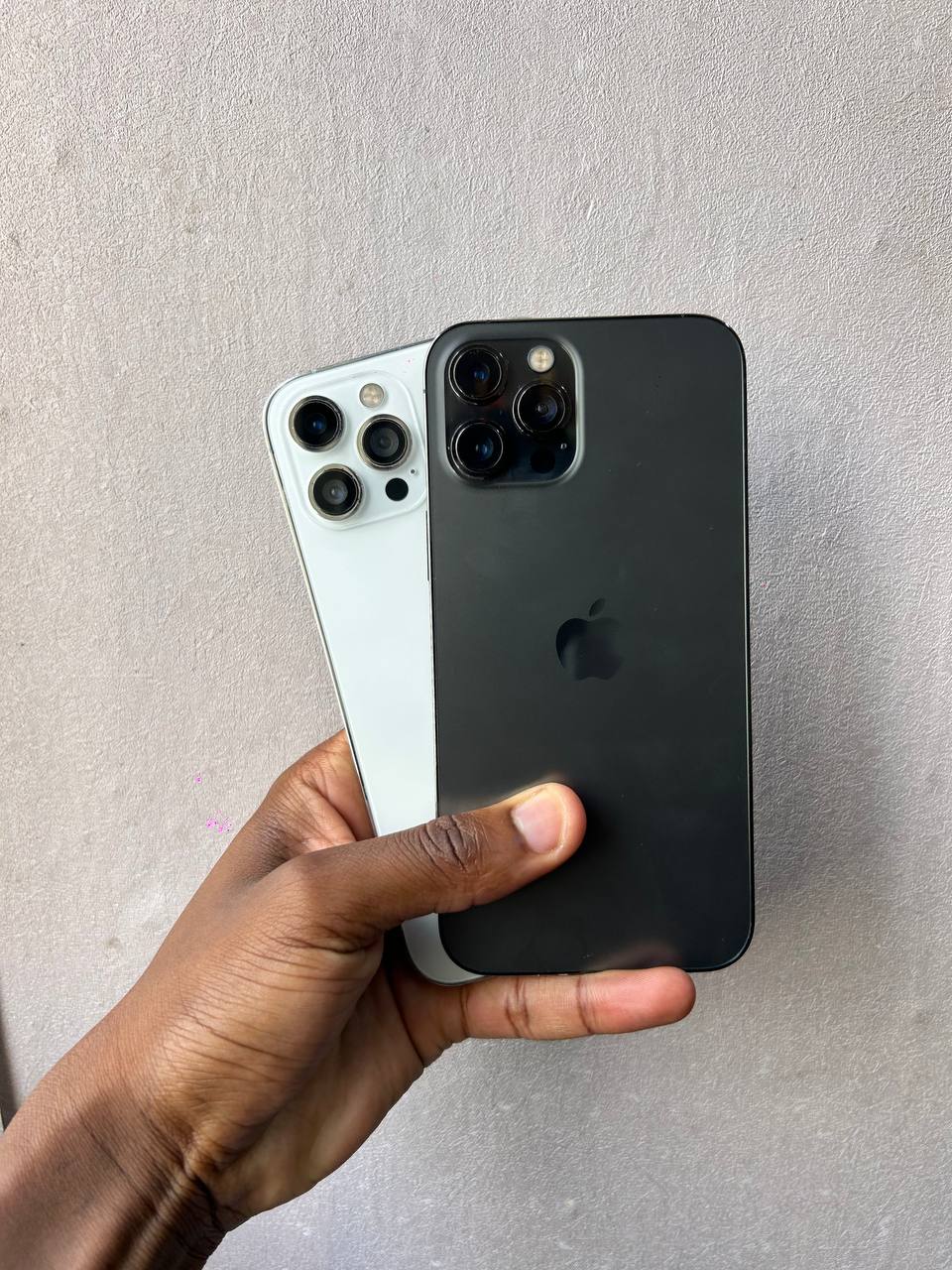 IPHONE 12 PRO MAX 6GB RAM 256GB ROM 12MP+12MP+12MP+AI QUAD CAMERA ( REFUBRISHED) FULLY TESTED  BAT 80% AND ABOVE