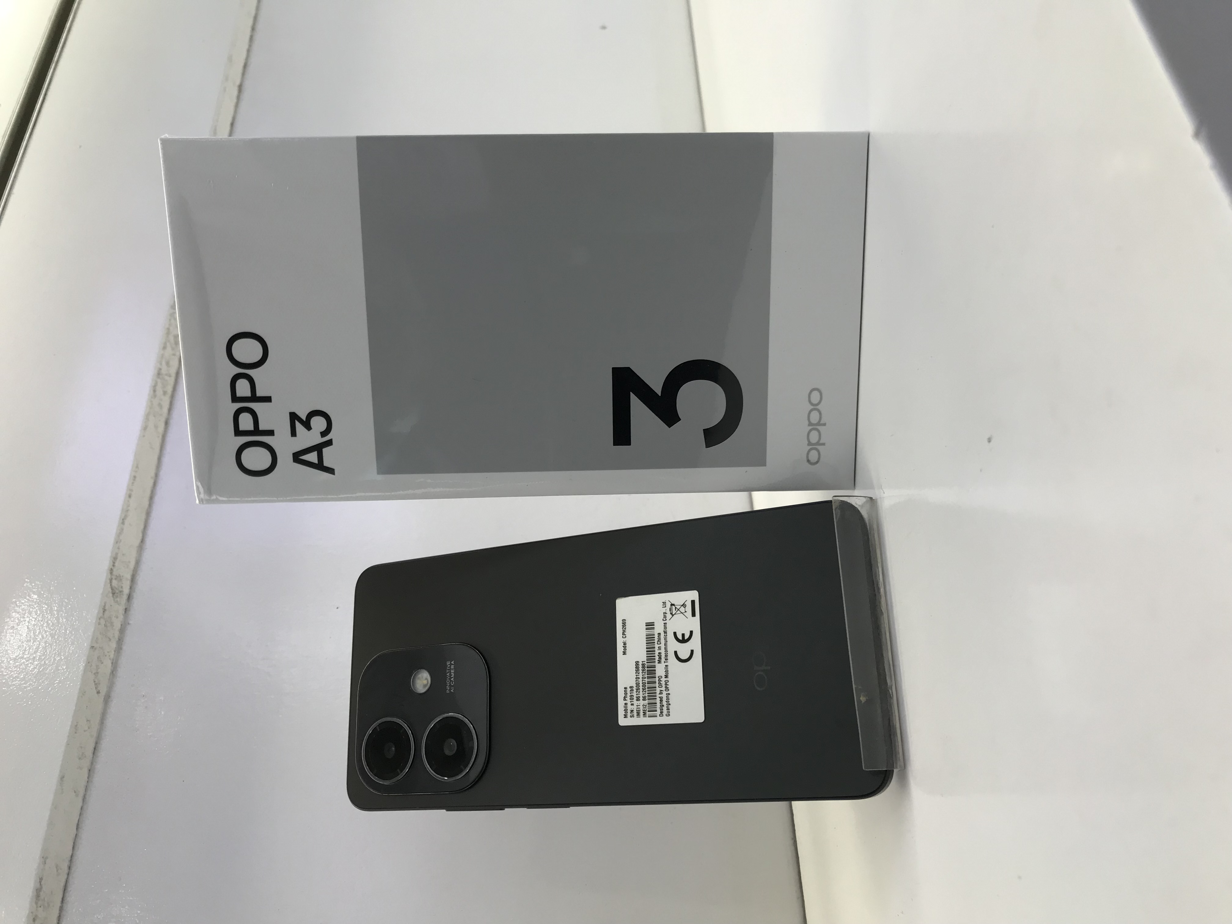 Oppo A3 8GB Ram+256ROM,5100 Mah battery,45W supervooc,50Mp rear camera,8Mp front camera,screen size 6.7''